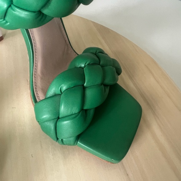 Steve Madden Kenley Woven Slide Heeled Sandal - Picture 11 of 13